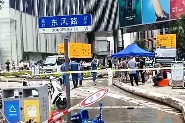 太原皓博混合动力研发有限公司排涝突击队在排涝现场